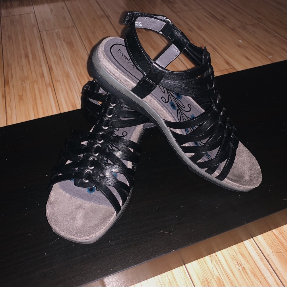 Size 6.5 BareTraps Strappy Sandals in Grey & Black